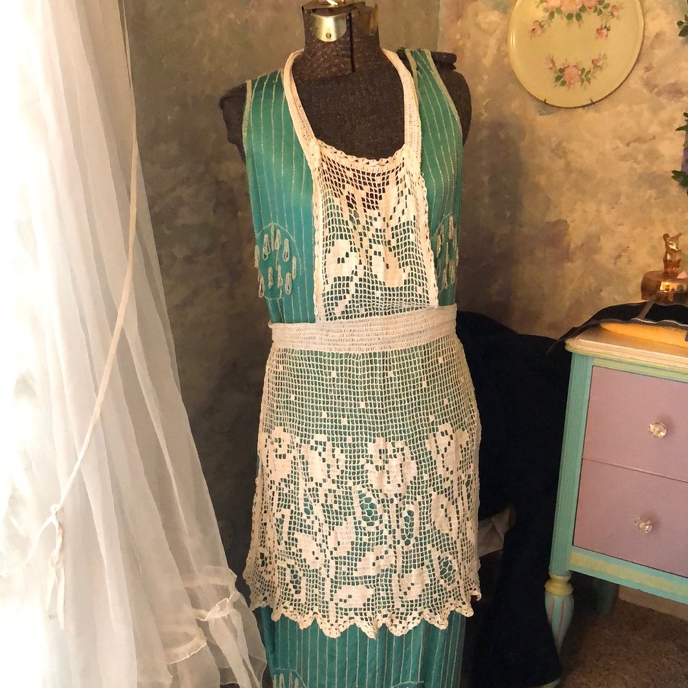 Cream lace full apron crochet tie waist scallop hem